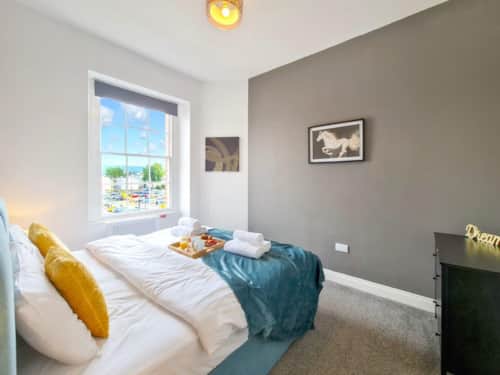 What Are The Key Differences Between Serviced Apartments And Guest Houses? - Blognewsgroup.com